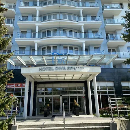 Prywatny Salon Z Aneksem Kuchennym I Sypialnia W Diva קולובז'ג