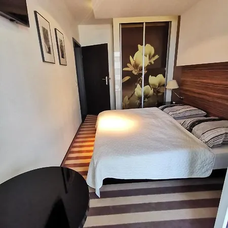 Prywatny Salon Z Aneksem Kuchennym I Sypialnia W Diva Apartment *