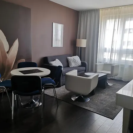 Prywatny Salon Z Aneksem Kuchennym I Sypialnia W Diva 코워브제크